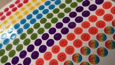 196 Smiley Stickers - 10mm